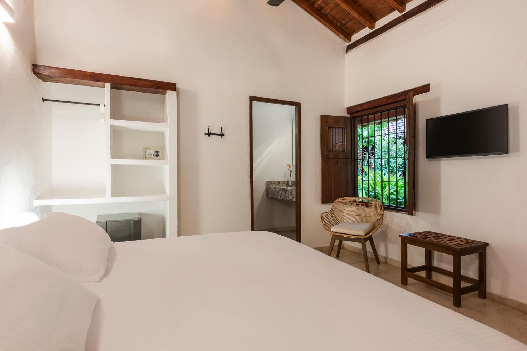 Karakali Boutique Hotel Момпос Экстерьер фото